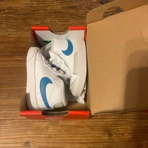 Nike blazer mid ‘77 size 3C